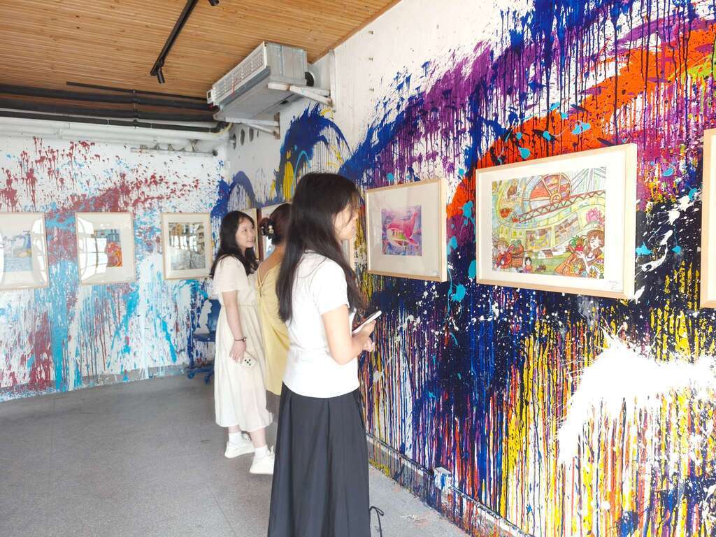 第十二届重庆市青少年书画影大赛优秀作品展开展。